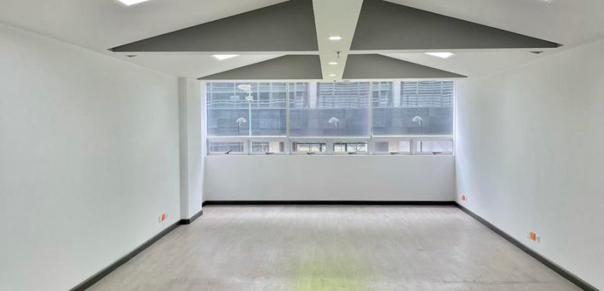 Oficina 209 – OXUS Centro Empresarial – Chía